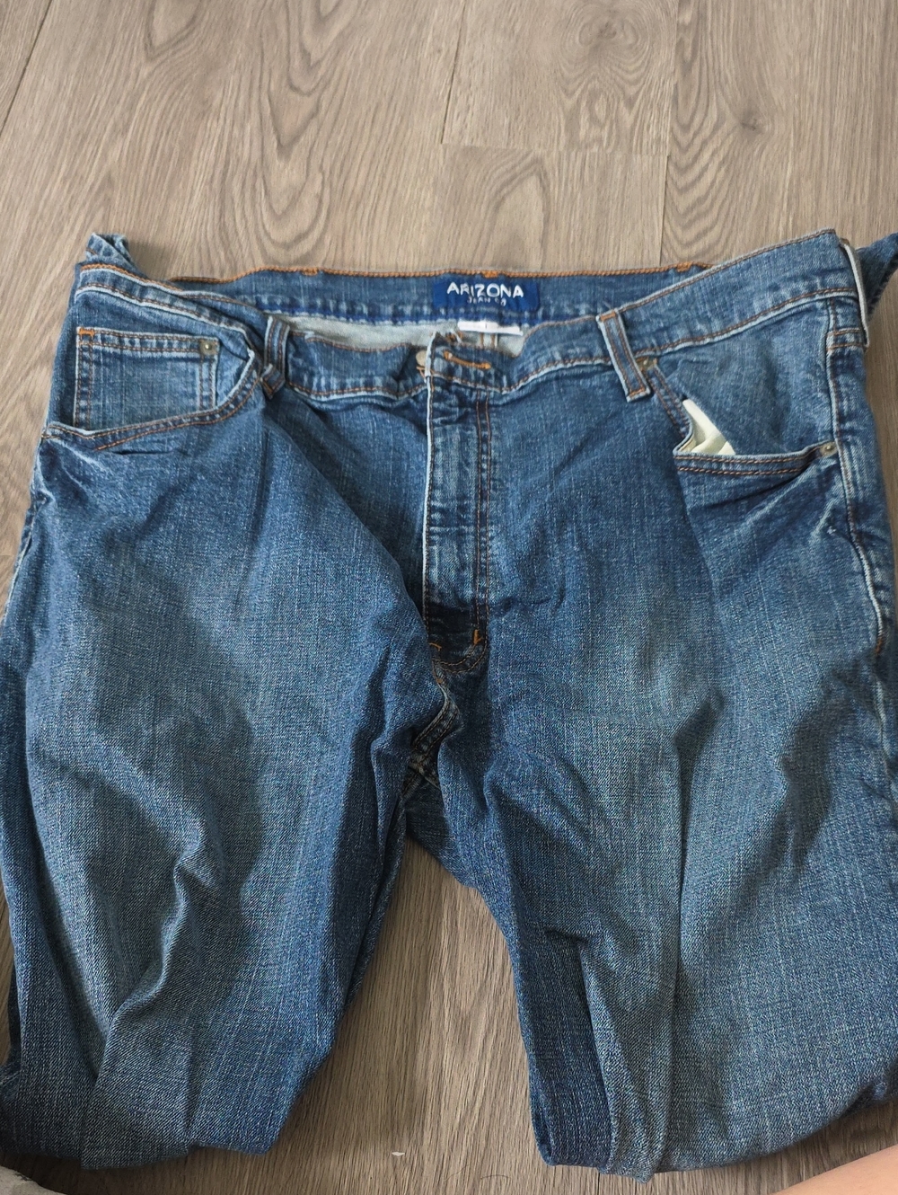 101 - Arizona Jean Company Men's Blue Relaxed Denim Jeans